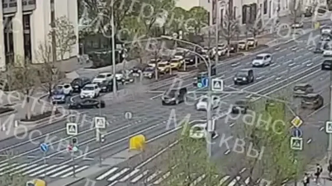 ДТП с участием рэпера Navai произошло в Москве