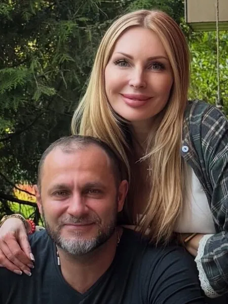 Звезда сериала «Счастливы вместе» впервые за долгое время показала своего мужа