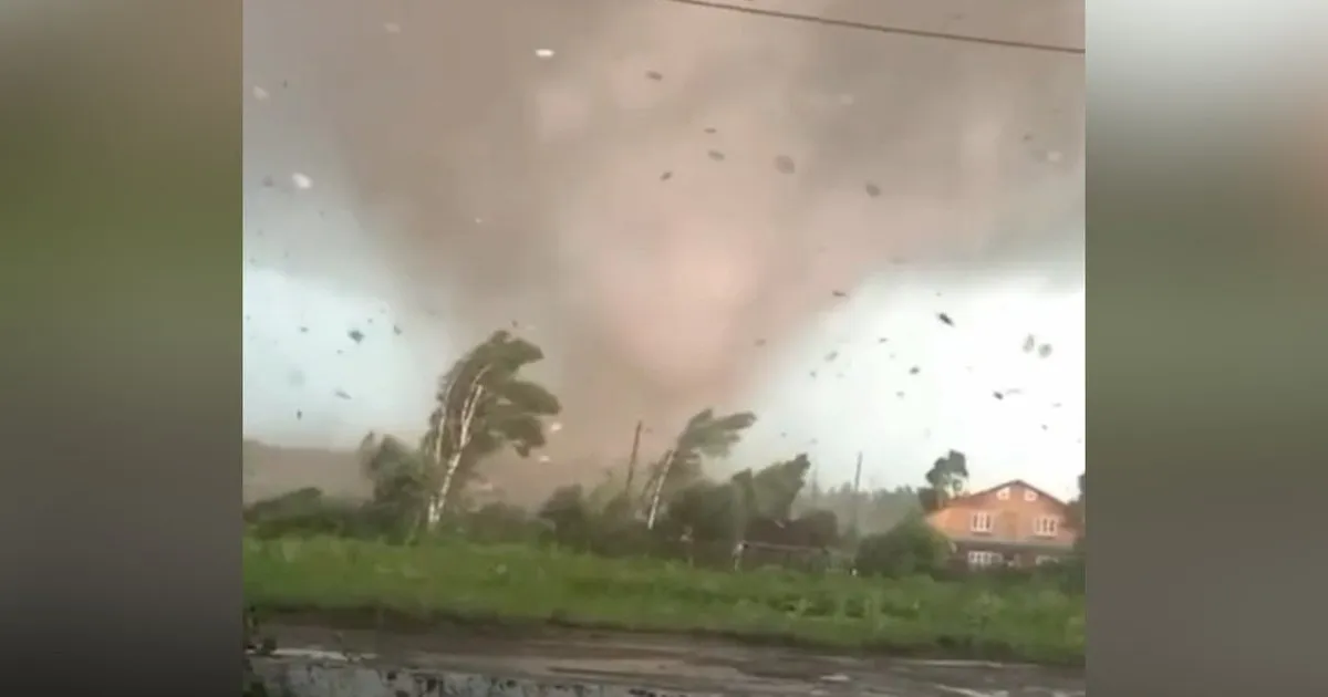 В Свердловской области свыше четырёх тысяч домов остались без света