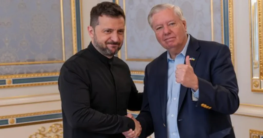 Стало известно, что делал Линдси Грэм* за два дня до смерти