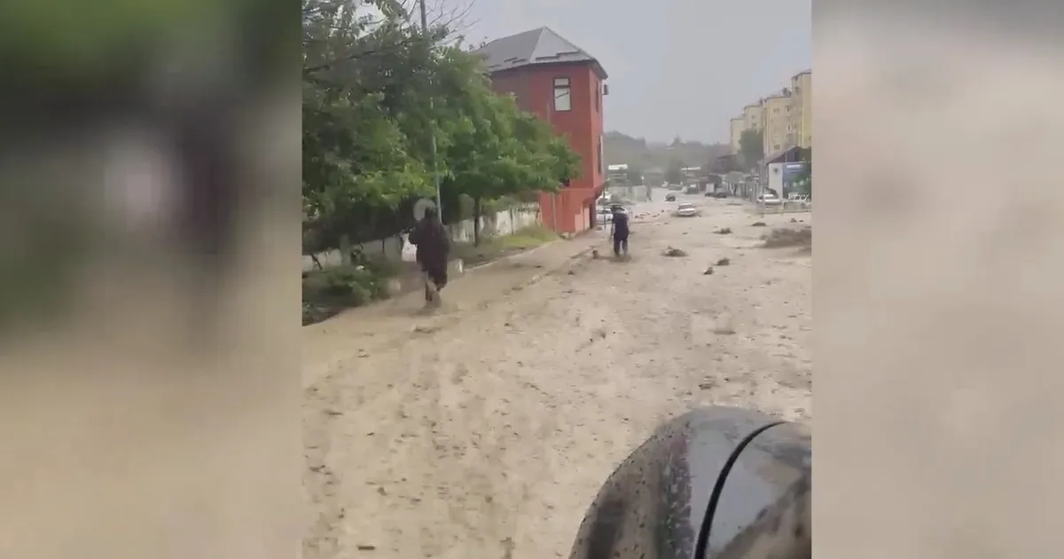 Коммунальщик из Дагестана рассказал о спасении маленькой девочки из воды Коммунальщик из Дагестана рассказал о спасении маленькой девочки из воды